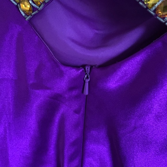 Gown by Pretty me. 6 - Picture 5 of 10